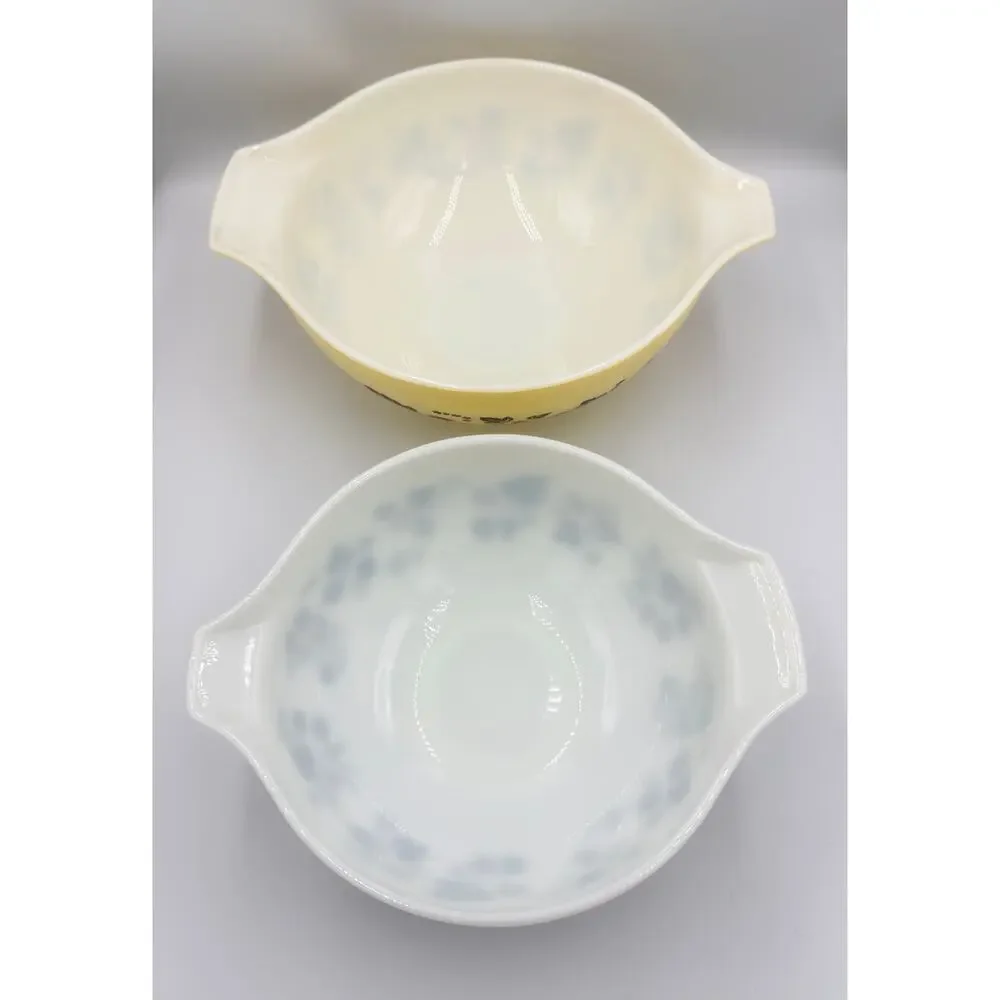 Vintage Pyrex Gooseberry Yellow White Black Cinderella Mixing Bowl 2pc Set
